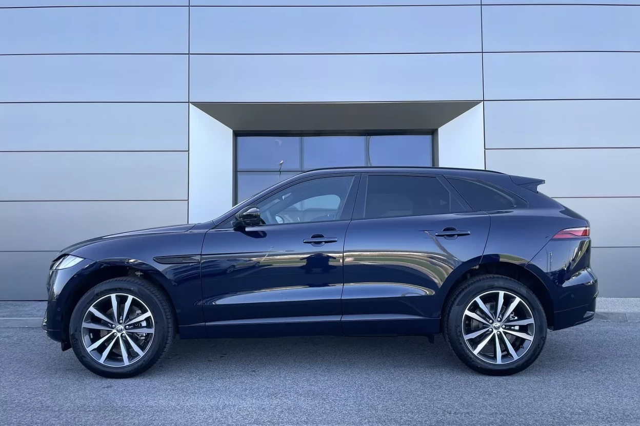 Jaguar F-Pace R-Dynamic SE D200 AWD AUTOMAT MHEV obrázok č. 5