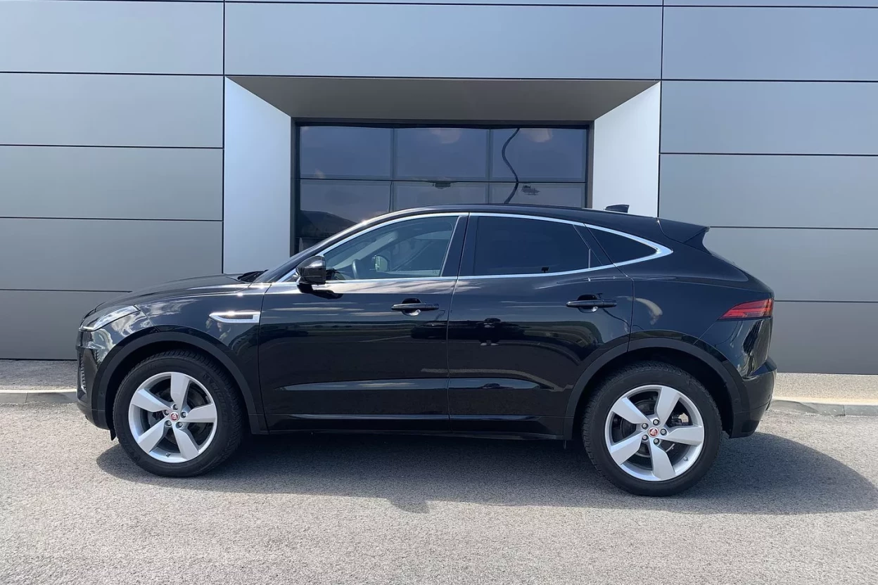 Jaguar E-Pace R-Dynamic SE  2.0 I4 180k AWD obrázok č. 3