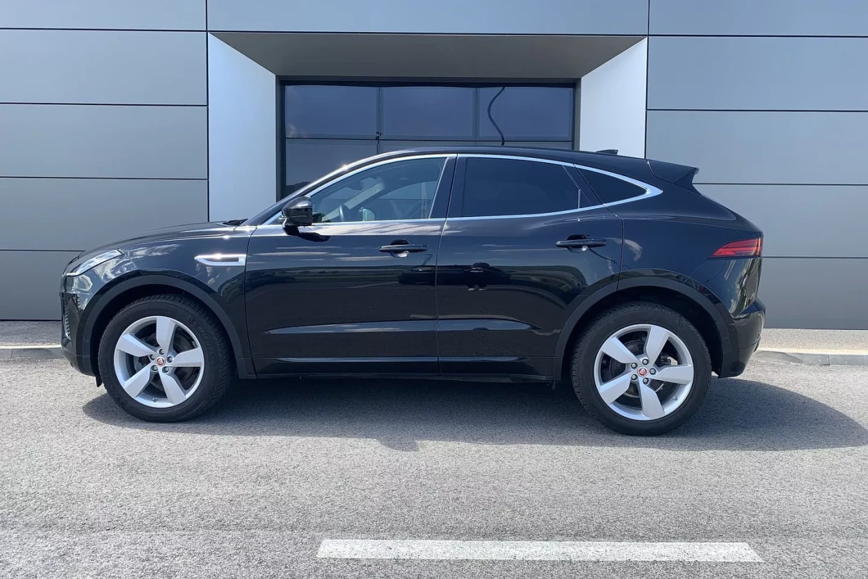 Jaguar E-Pace R-Dynamic SE  2.0 I4 180k AWD obrázok č. 4