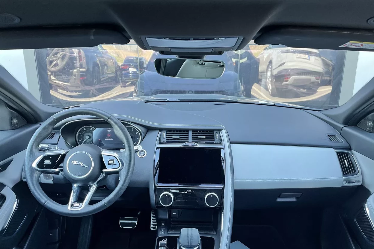 Jaguar E-Pace R-Dynamic SE 2.0 I4 P200 MHEV obrázok č. 9