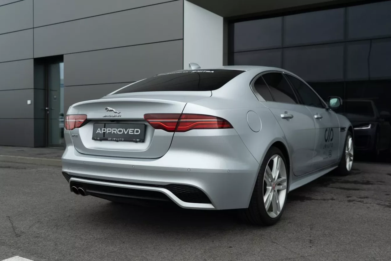 Jaguar XE R-Sport AWD SE 2.0D 180PS AWD obrázok č. 1