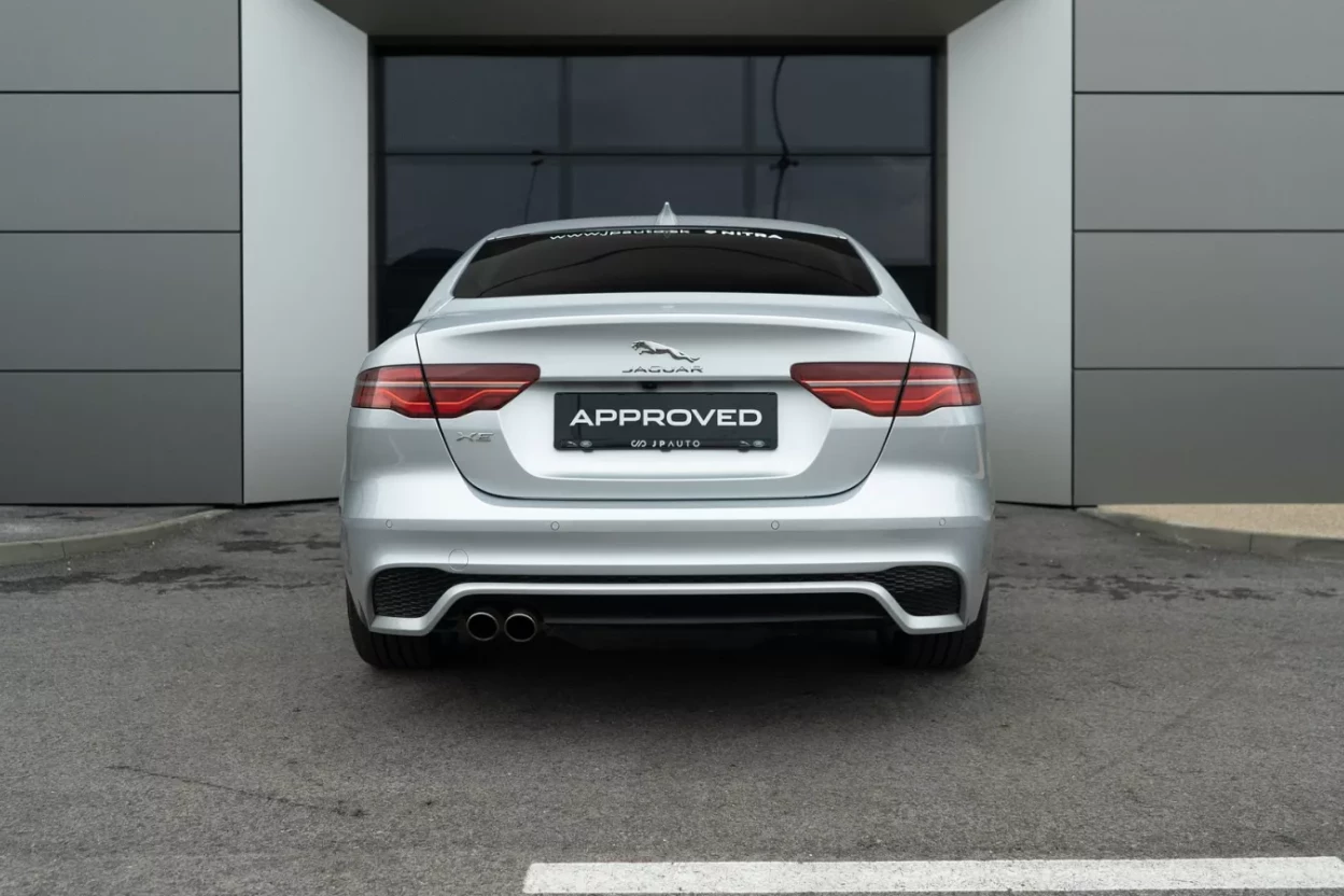 Jaguar XE R-Sport AWD SE 2.0D 180PS AWD obrázok č. 6