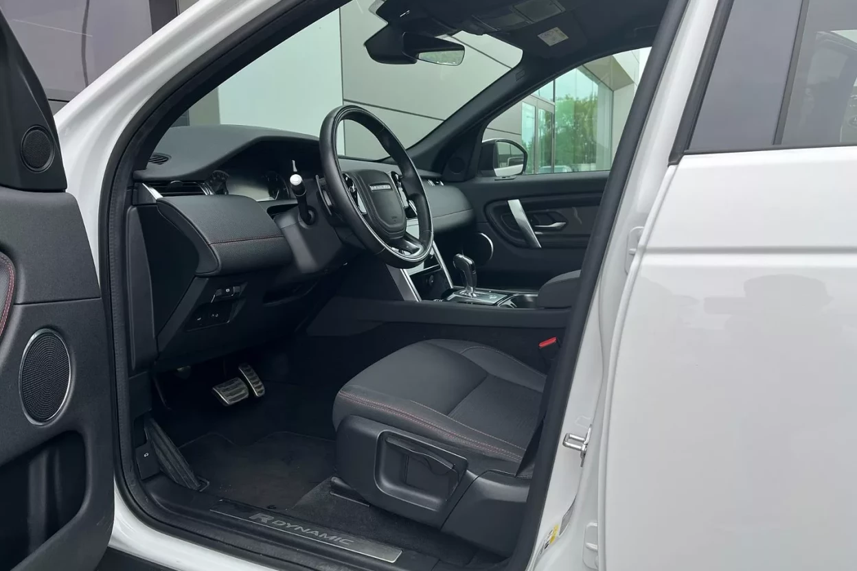 Land Rover Discovery Sport S - 7 MIEST 2.0D D150 AWD A/T obrázok č. 9