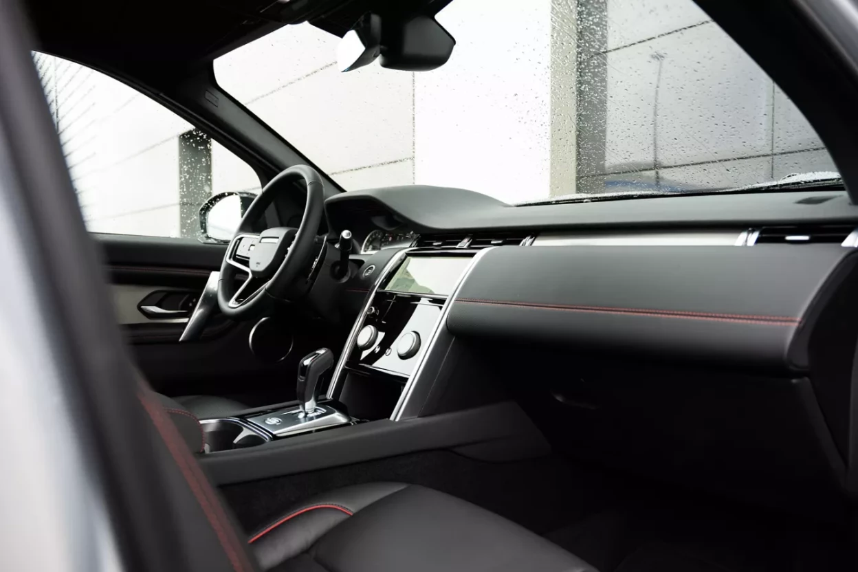 Land Rover Discovery Sport R-Dynamic S D165 MHEV AWD AUTOMAT obrázok č. 2