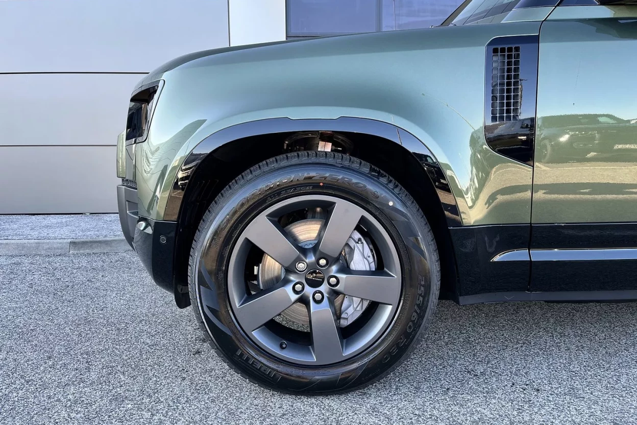 Defender 110 X-Dynamic HSE D350  MHEV AWD obrázok č. 7