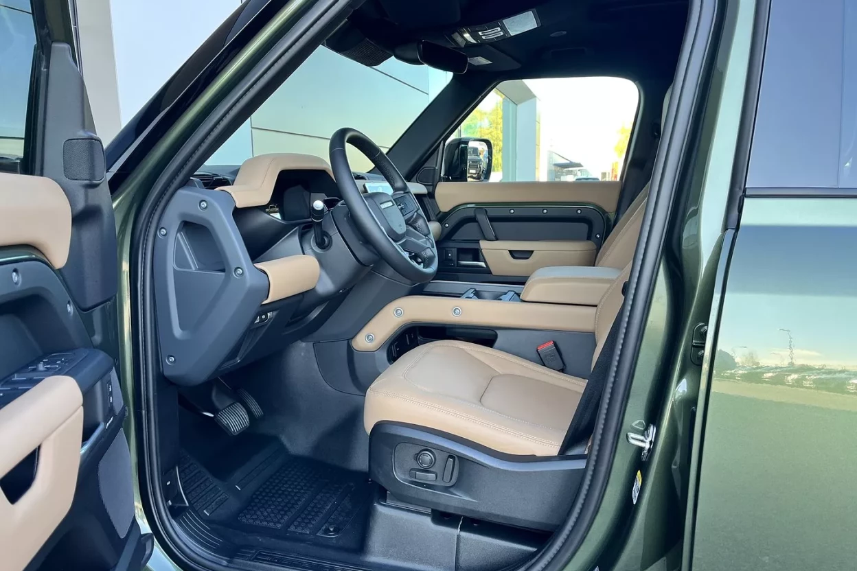 Defender 110 X-Dynamic HSE D350  MHEV AWD obrázok č. 8