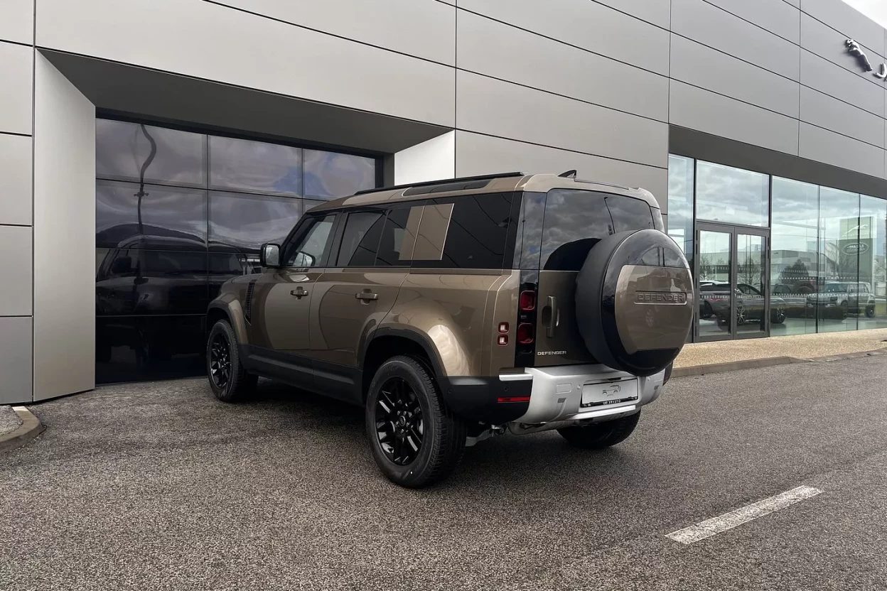 Land Rover Defender 110 S D200 AWD AUTOMAT MHEV obrázok č. 3