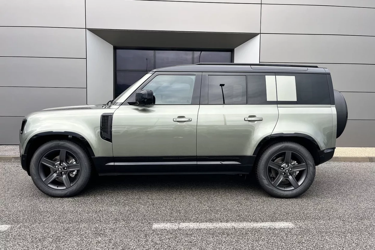 Defender 110 Dynamic SE  D250 AWD MHEV obrázok č. 6