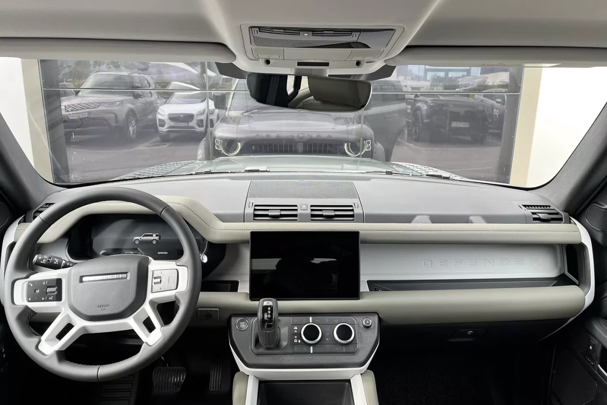 Defender 110 Dynamic SE  D250 AWD MHEV obrázok č. 9