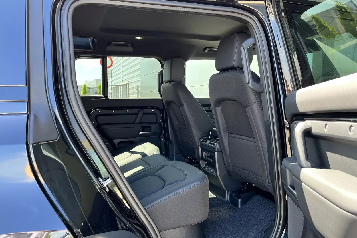 Land Rover Defender 110 S D200 AWD AUTOMAT MHEV obrázok č. 10