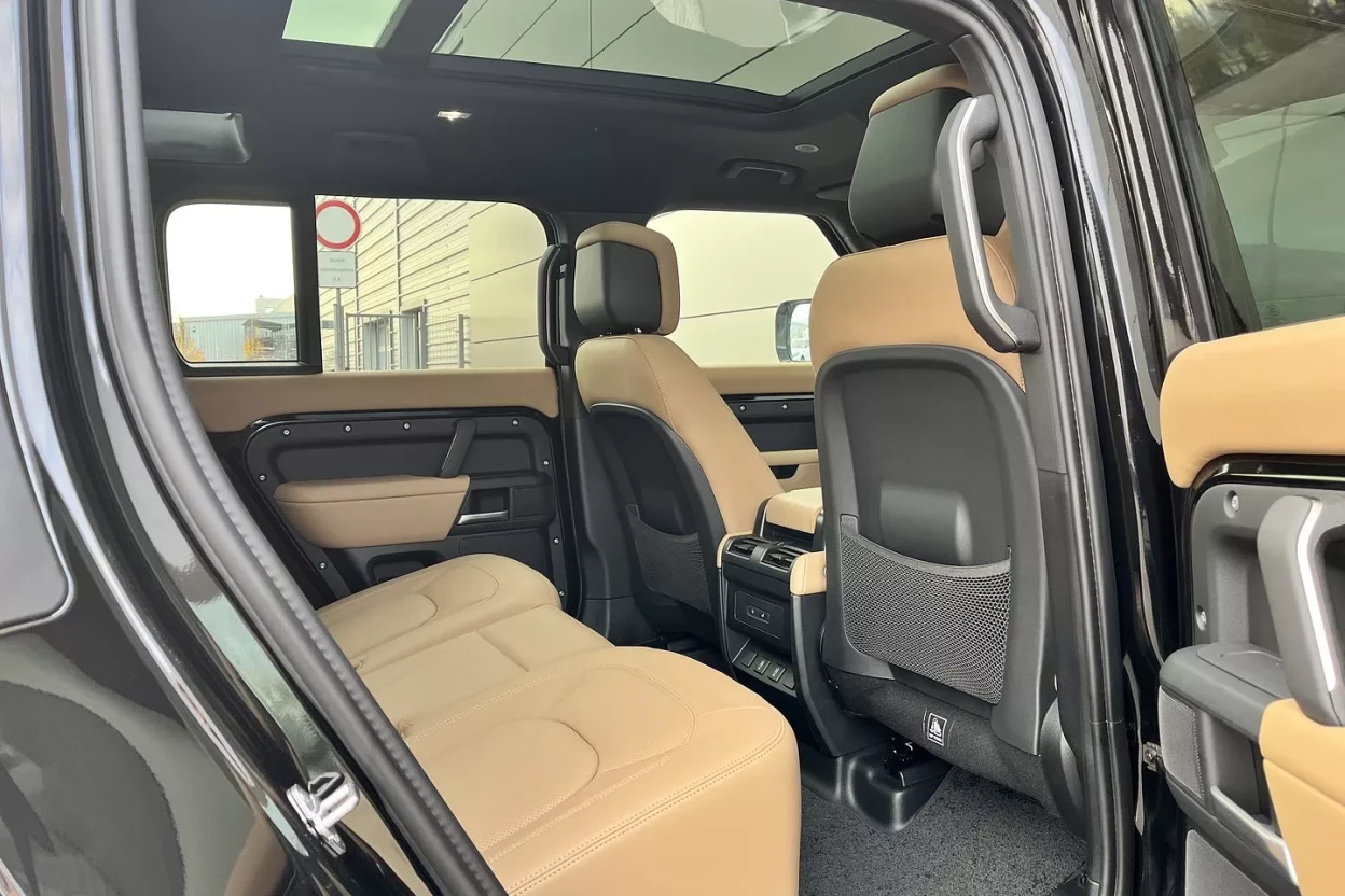 Defender 110 X-Dynamic HSE D350 MHEV AWD obrázok č. 10