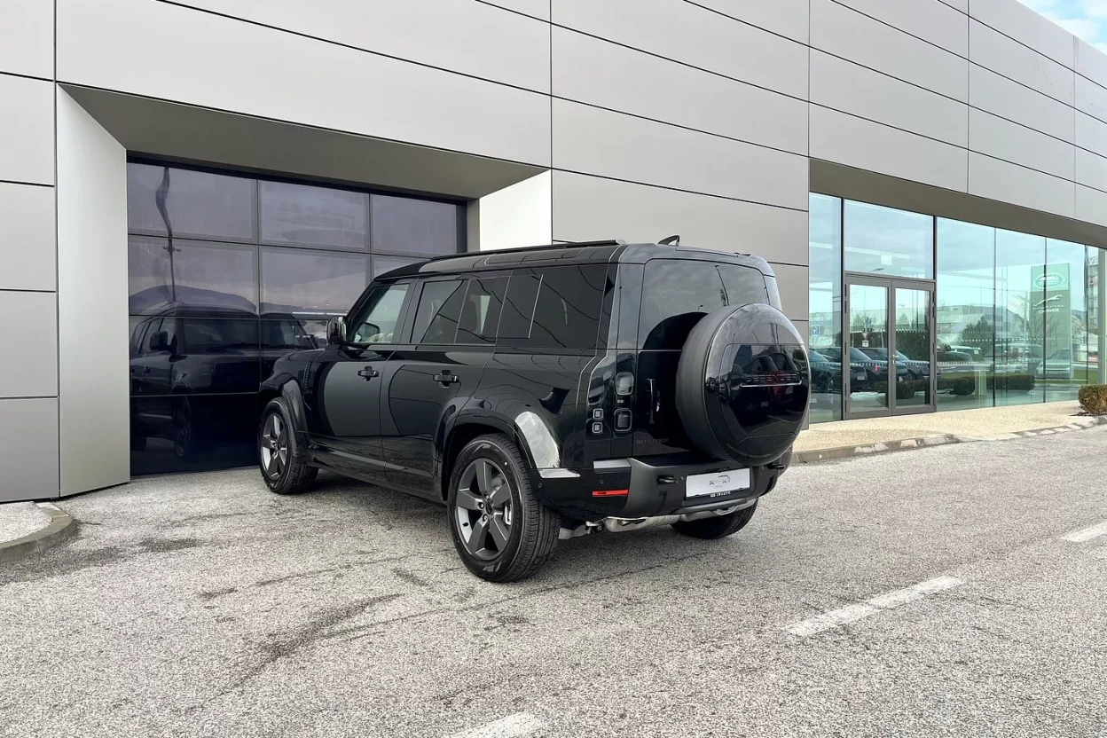 Defender 110 X-Dynamic HSE D350 MHEV AWD obrázok č. 3