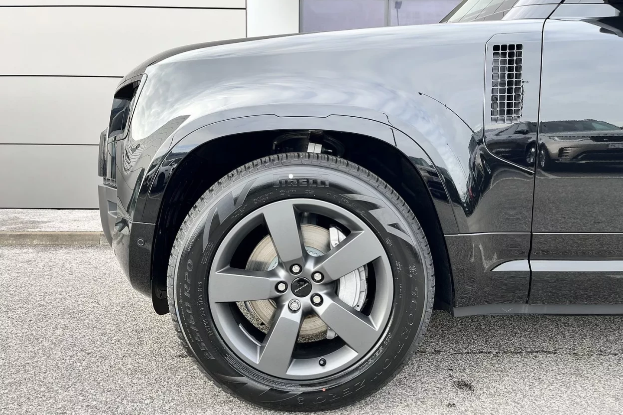 Defender 110 X-Dynamic HSE D350 MHEV AWD obrázok č. 6