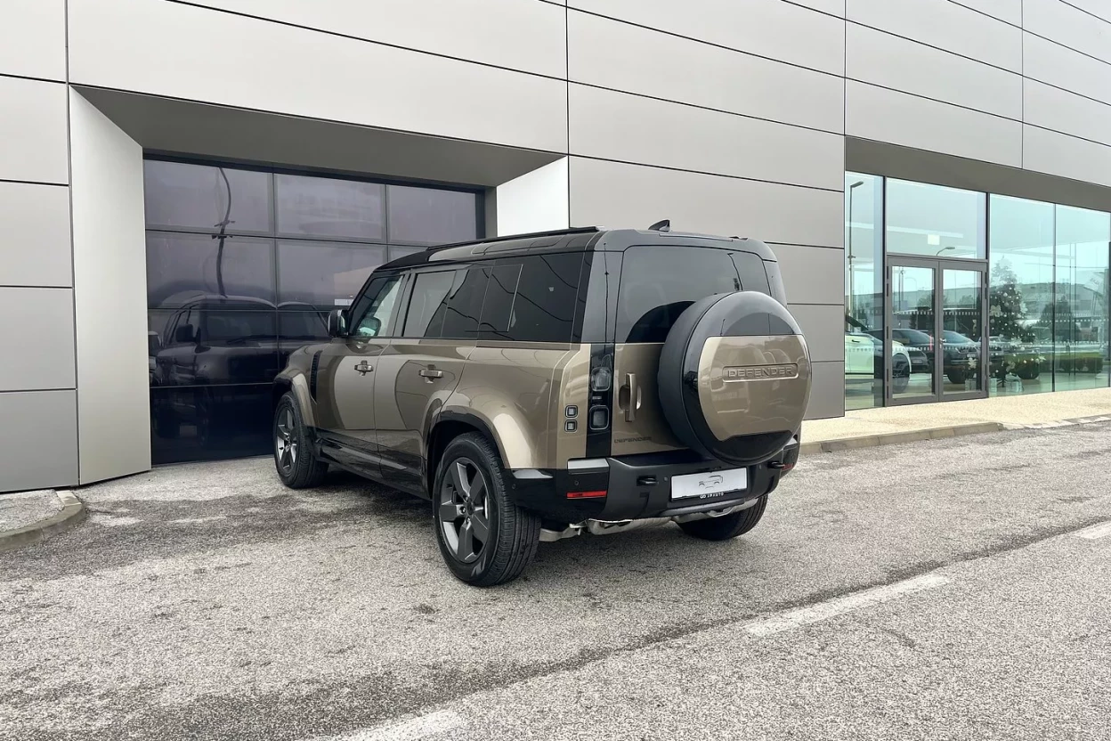 Defender 110 X-Dynamic HSE D350 MHEV AWD obrázok č. 3