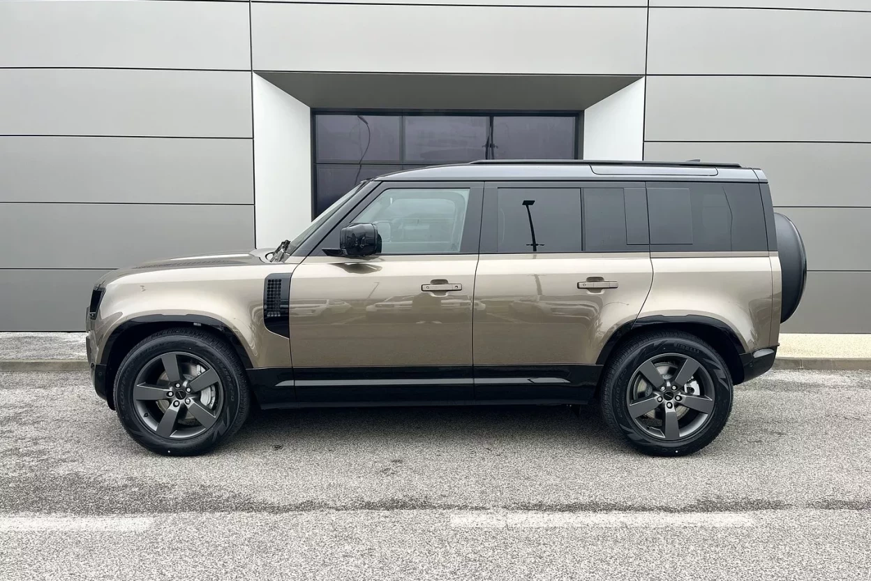 Defender 110 X-Dynamic HSE D350 MHEV AWD obrázok č. 7