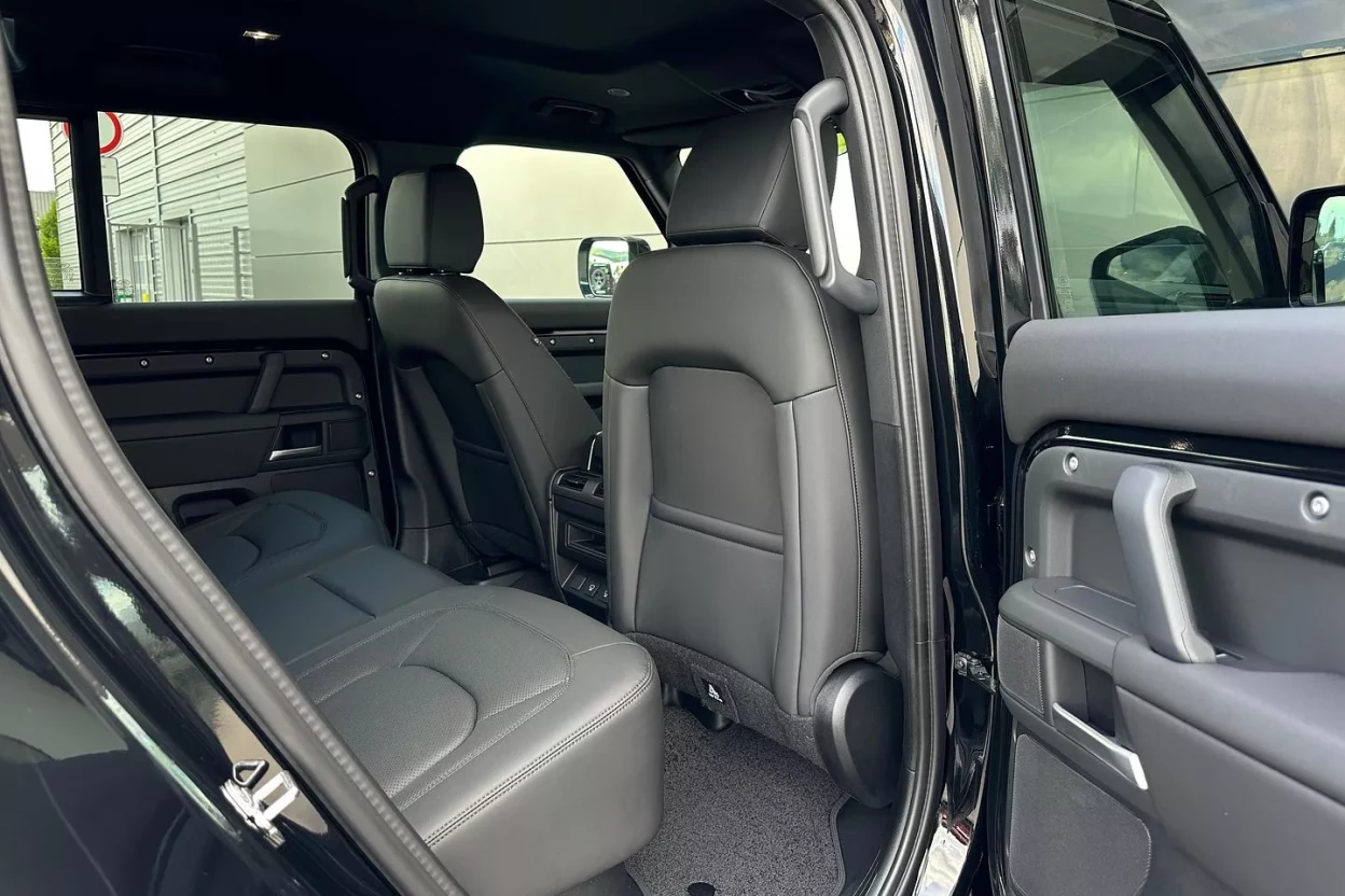 Land Rover Defender 110 X-Dynamic SE D200 AWD AUTOMAT MHEV obrázok č. 10