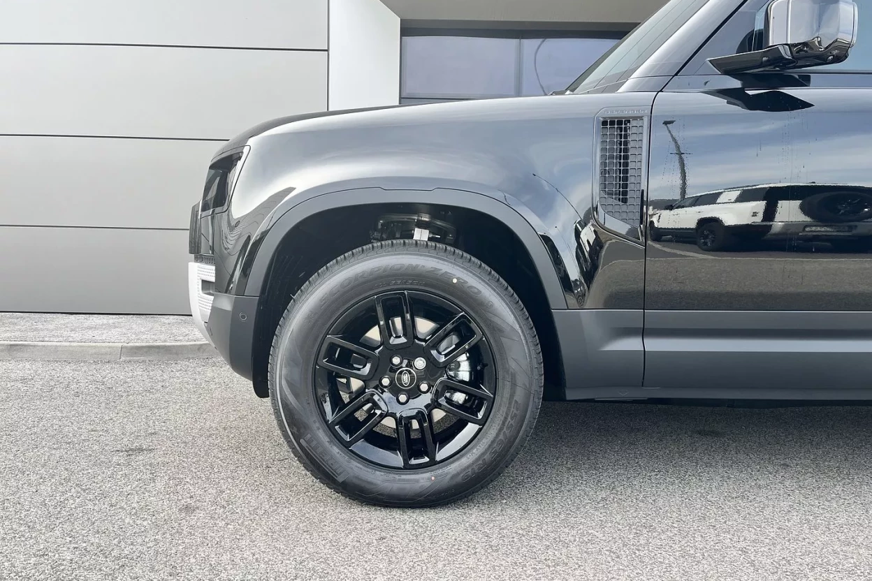 Defender 110 S D250 MHEV AWD obrázok č. 7