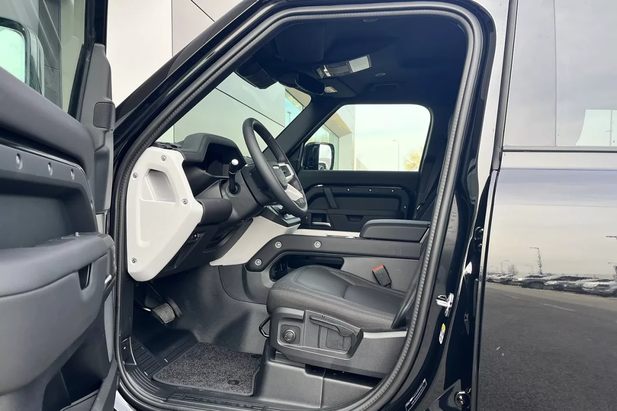 Defender 110 S D250 MHEV AWD obrázok č. 8