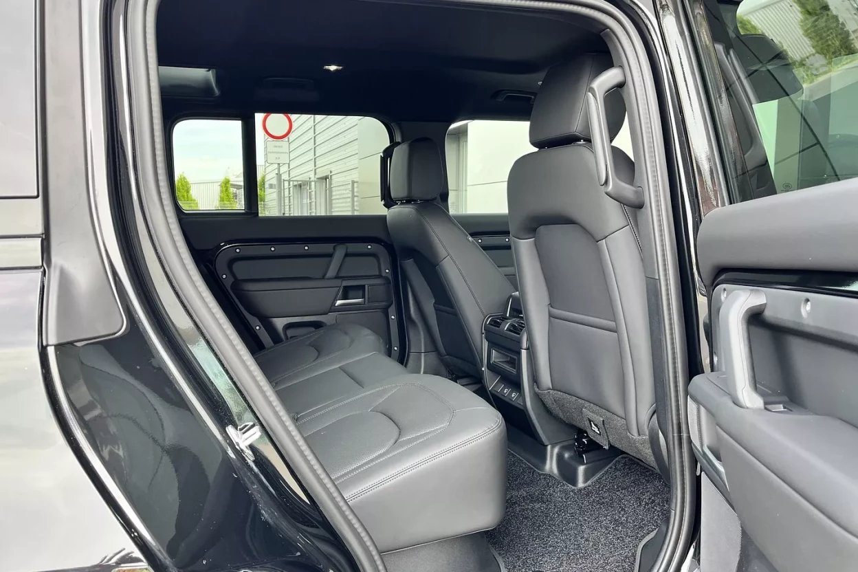 Land Rover Defender 110 X-Dynamic SE D250 MHEV AUTOMAT AWD obrázok č. 10