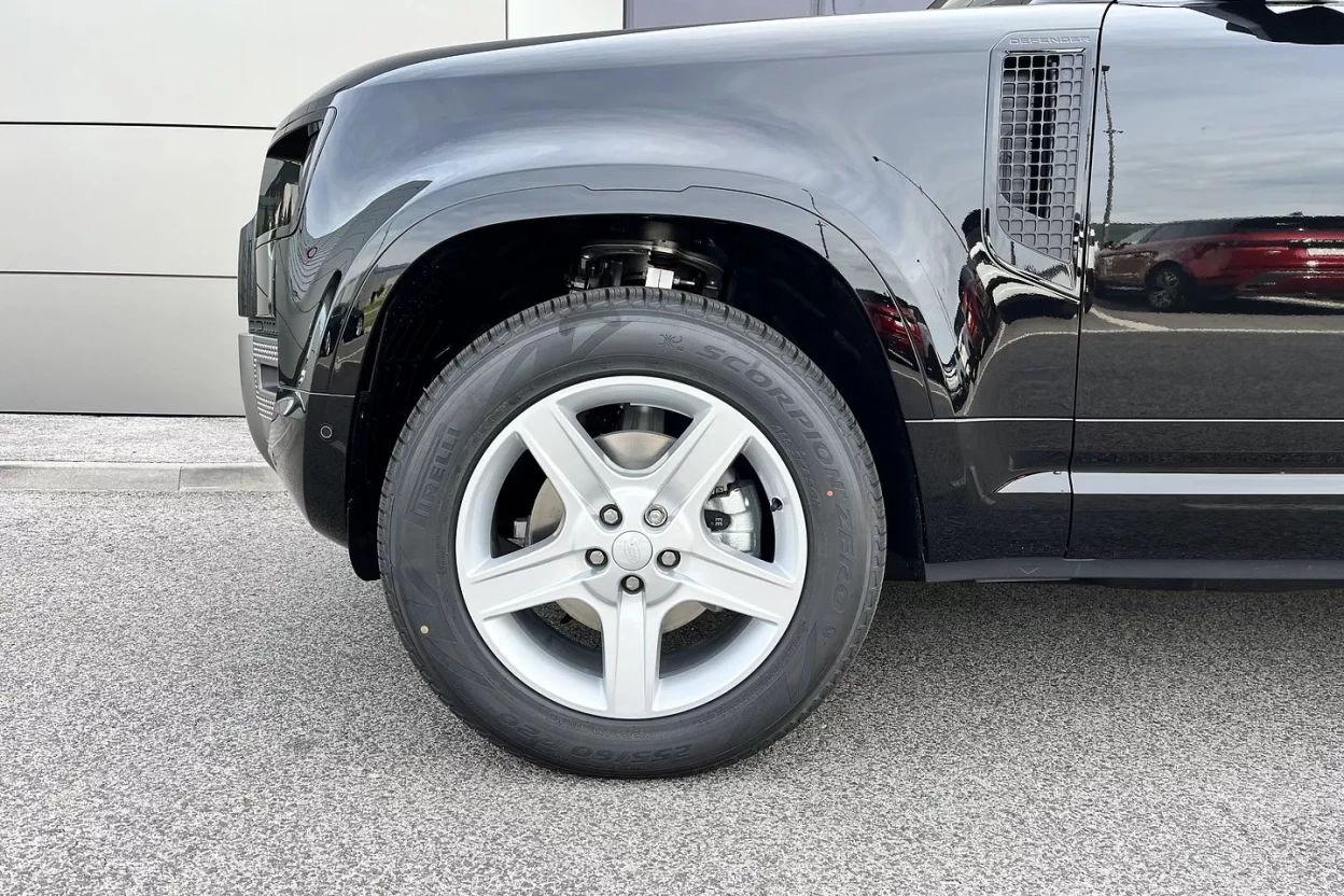 Land Rover Defender 110 X-Dynamic SE D250 MHEV AUTOMAT AWD obrázok č. 7