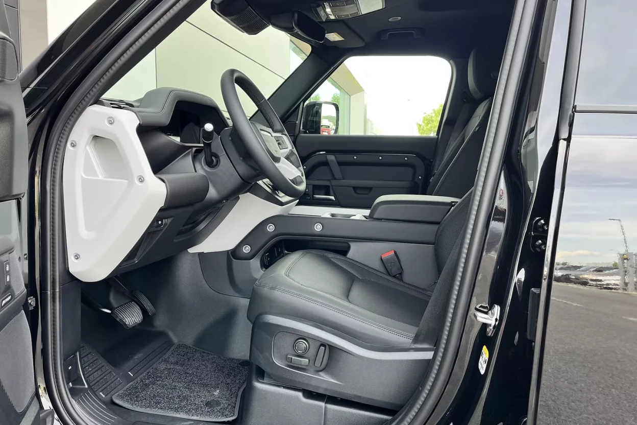 Land Rover Defender 110 X-Dynamic SE D250 MHEV AUTOMAT AWD obrázok č. 8