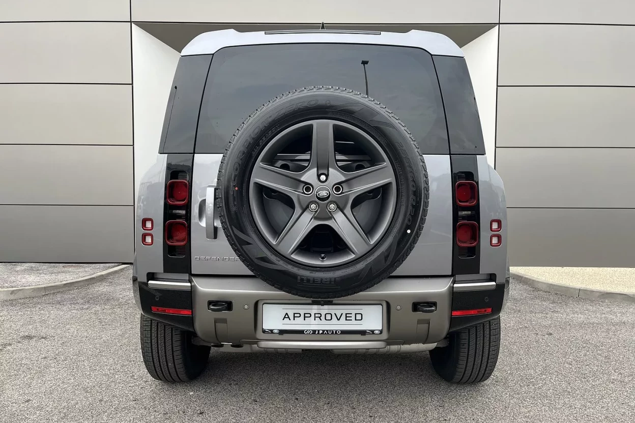 Land Rover Defender 110 X-Dynamic SE D200 obrázok č. 4