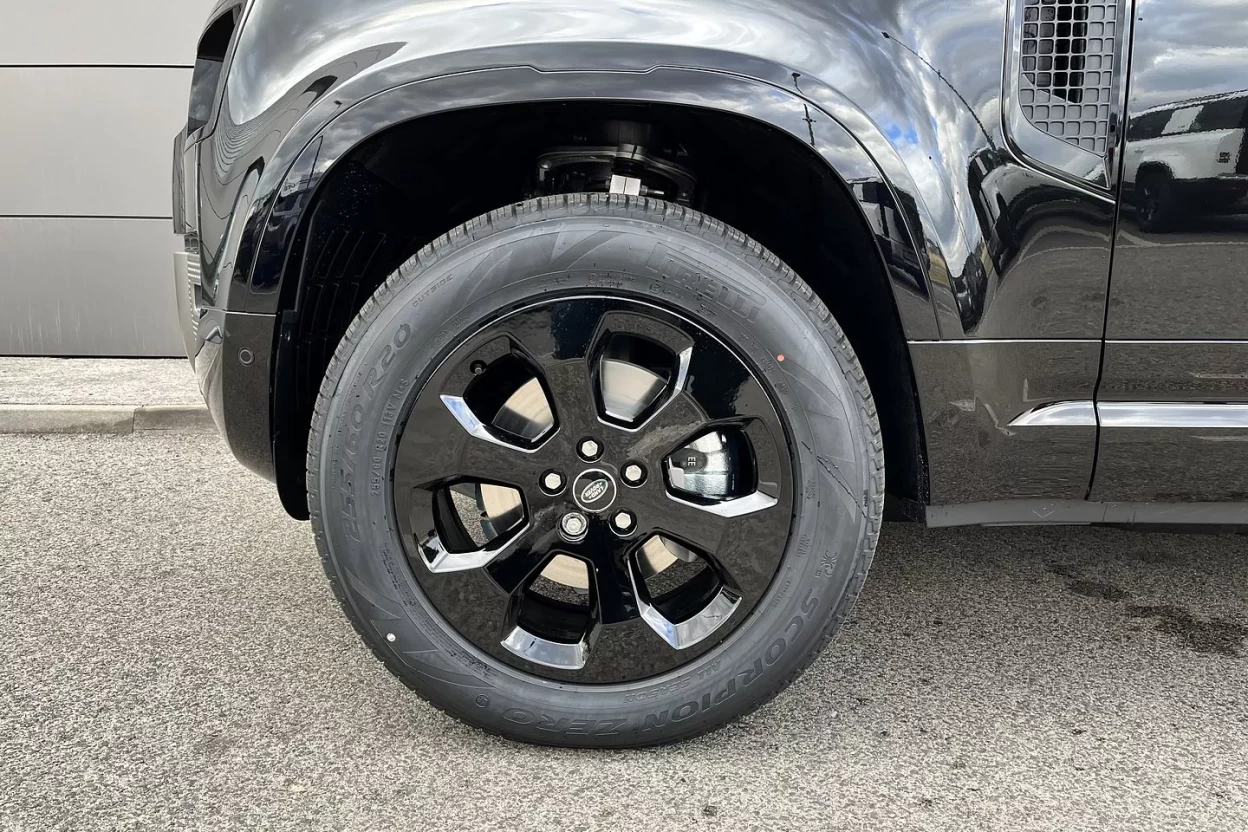 Defender 110 X-Dynamic SE D200 MHEV AWD obrázok č. 7