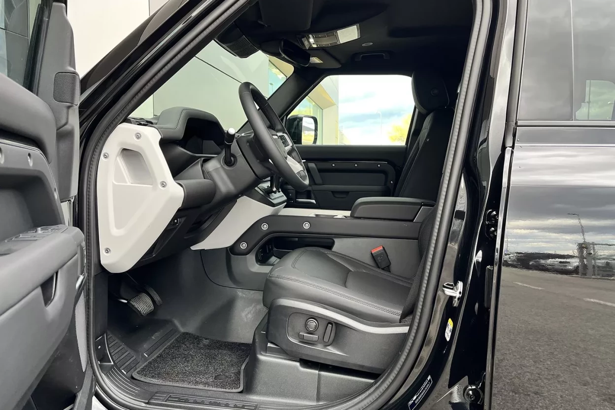 Defender 110 X-Dynamic SE D200 MHEV AWD obrázok č. 8