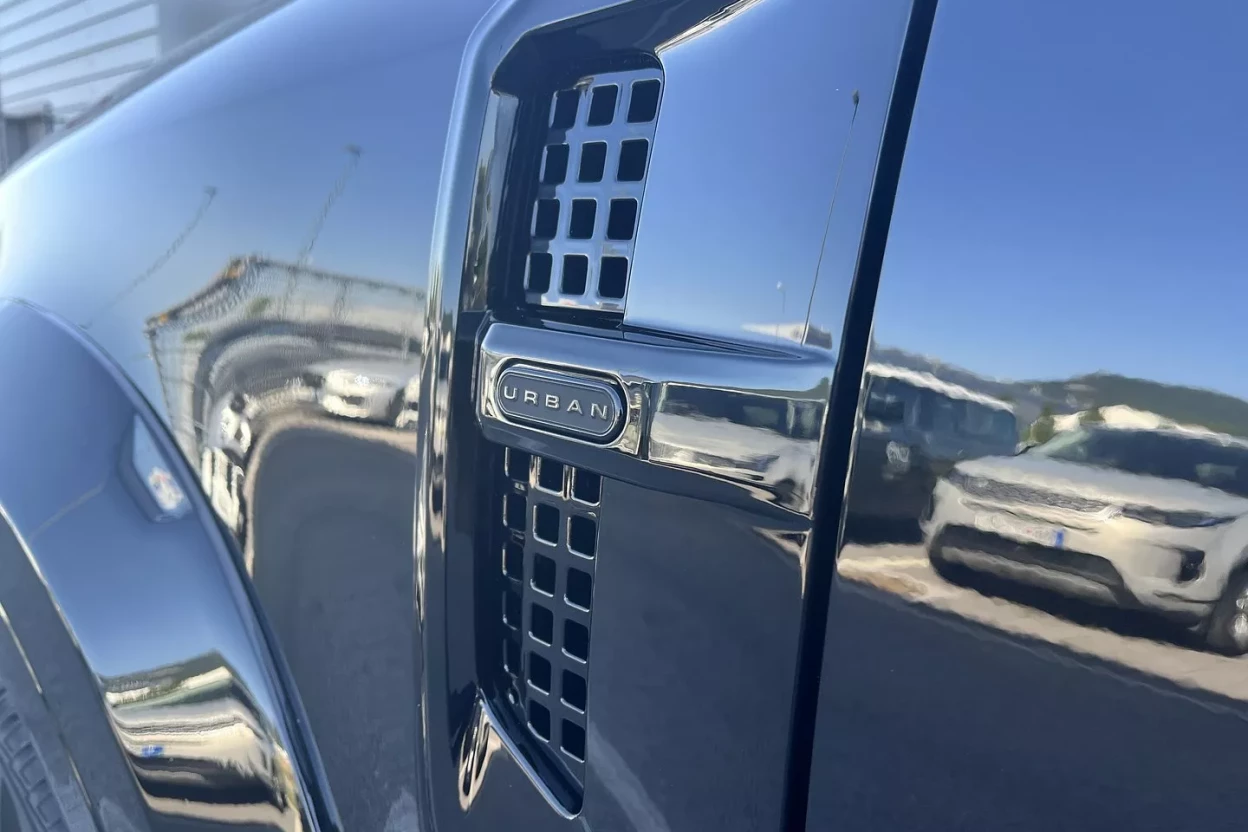 Defender 110 X-Dynamic HSE D300 MHEV AWD obrázok č. 11