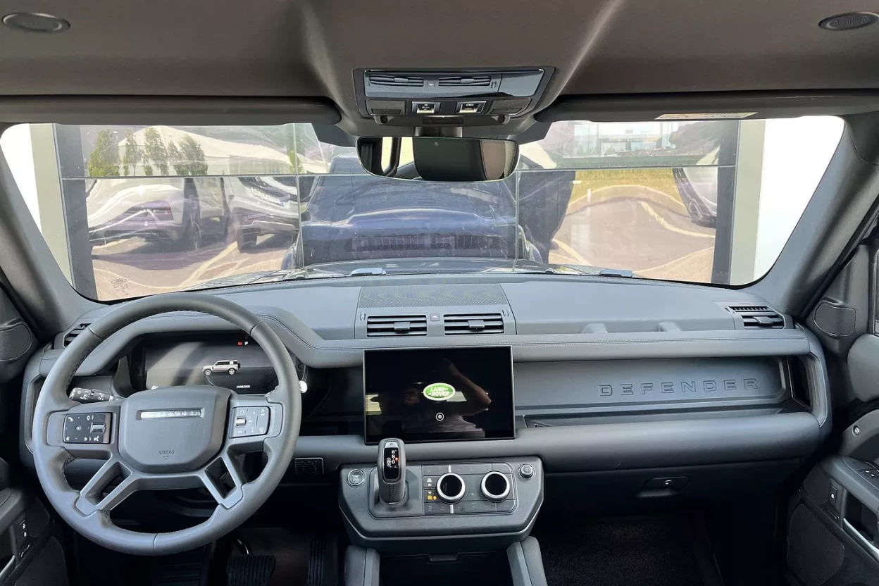 Defender 110 X-Dynamic SE D250 MHEV AUTOM AWD obrázok č. 9