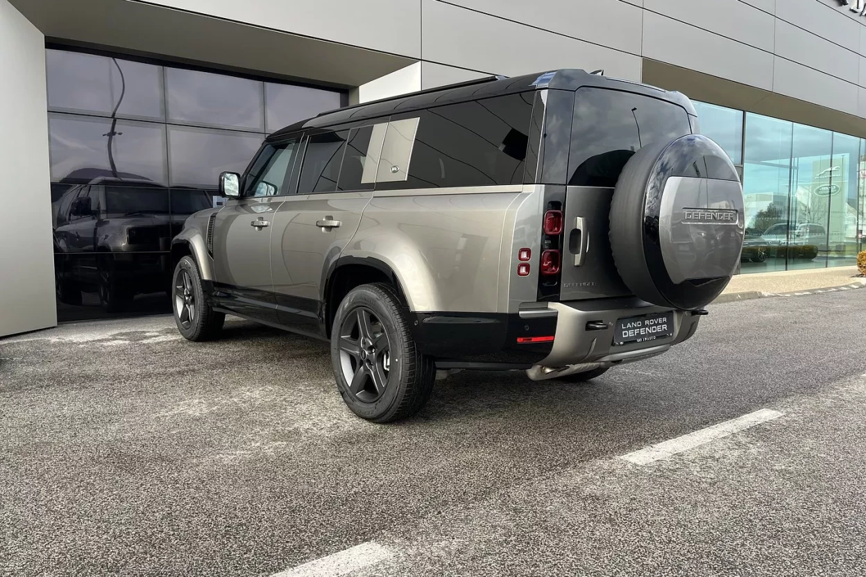 Defender 130 X-Dynamic SE D300 MHEV AWD obrázok č. 3