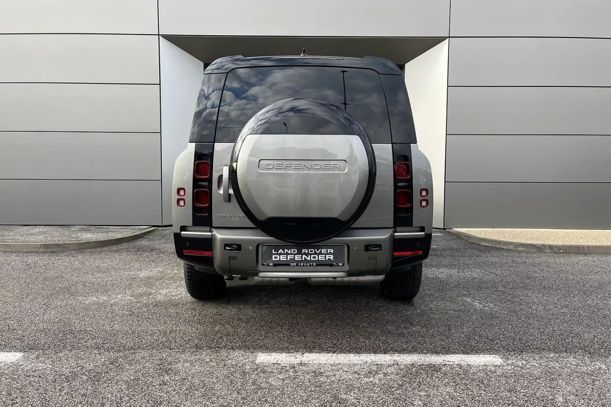 Defender 130 X-Dynamic SE MHEV D300 obrázok č. 4