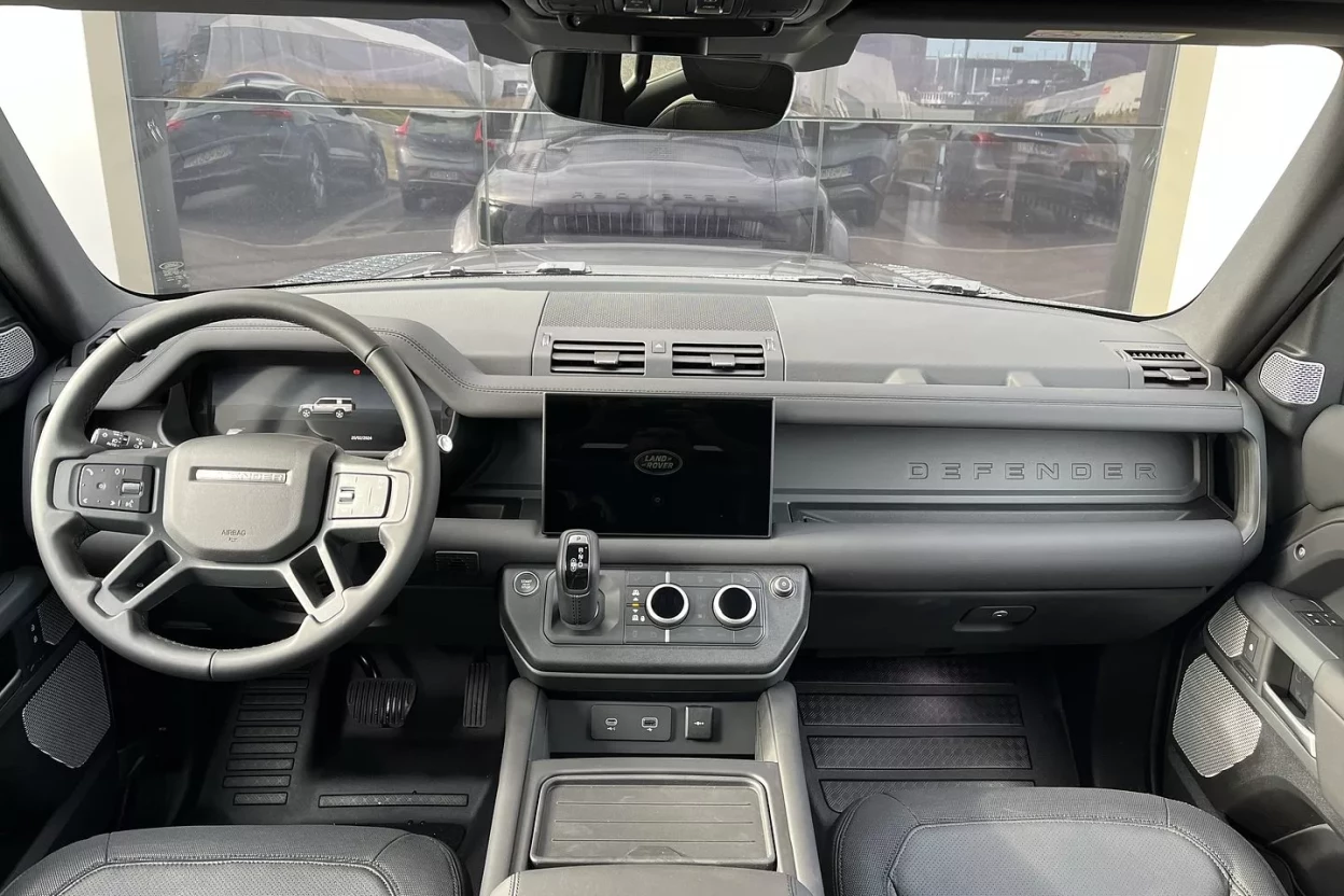 Defender 130 X-Dynamic SE D300 MHEV AWD obrázok č. 9
