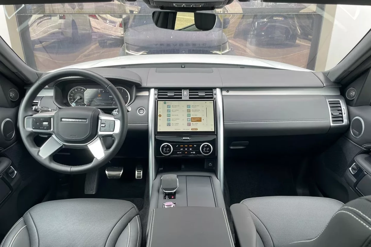 Discovery R-Dynamic SE 3.0 I6 D250 AWD A/T obrázok č. 9