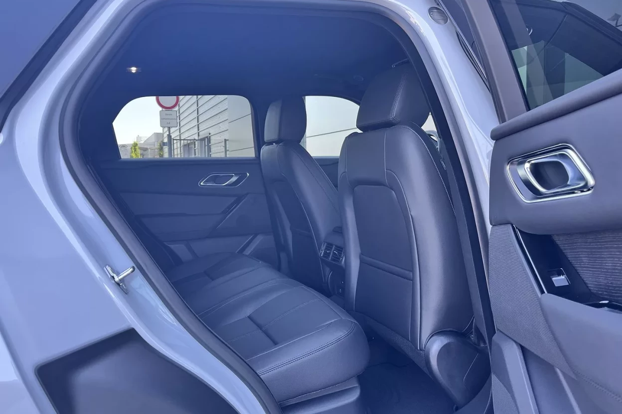 Range Rover Velar  Dynamic SE D200 AWD MHEV AUTOMAT obrázok č. 10