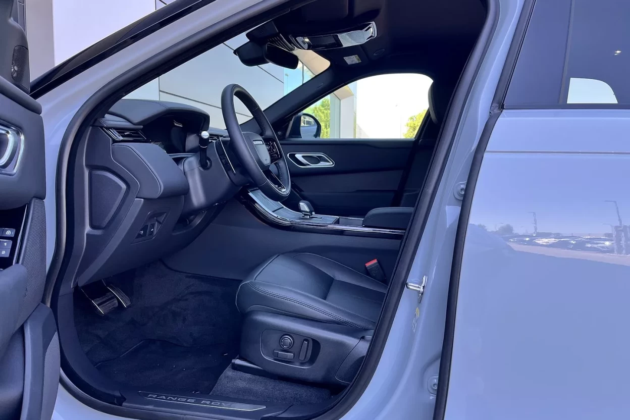 Range Rover Velar  Dynamic SE D200 AWD MHEV AUTOMAT obrázok č. 8