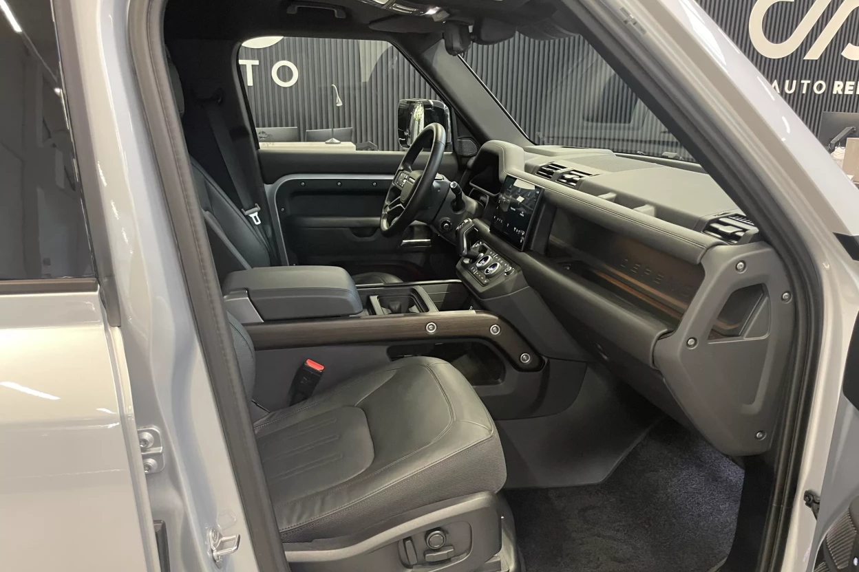 Land Rover Defender 110 X D300 AWD AUTOMAT obrázok č. 2