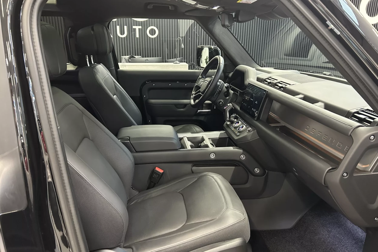 Defender 90 V8 P525 AWD Automat obrázok č. 2