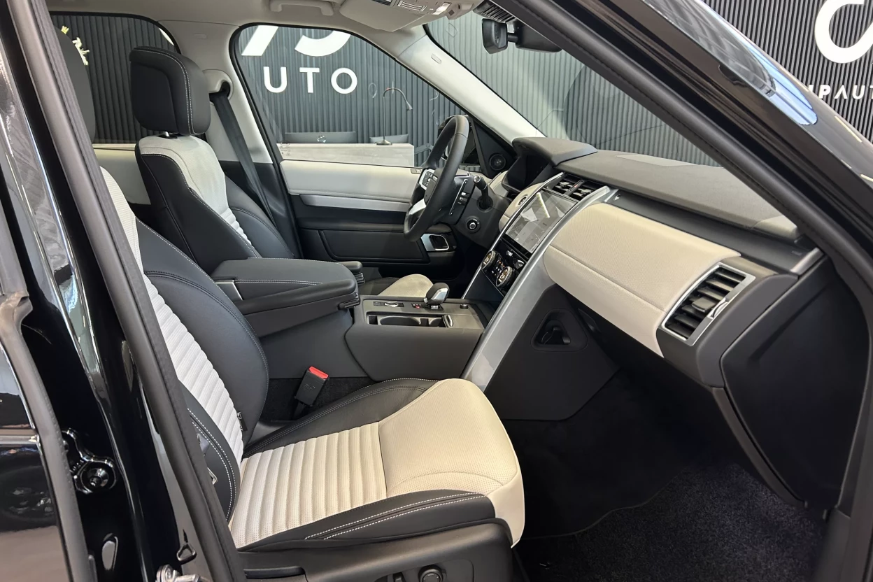 Land Rover Discovery Dynamic SE D250 AWD AUTOMAT obrázok č. 2