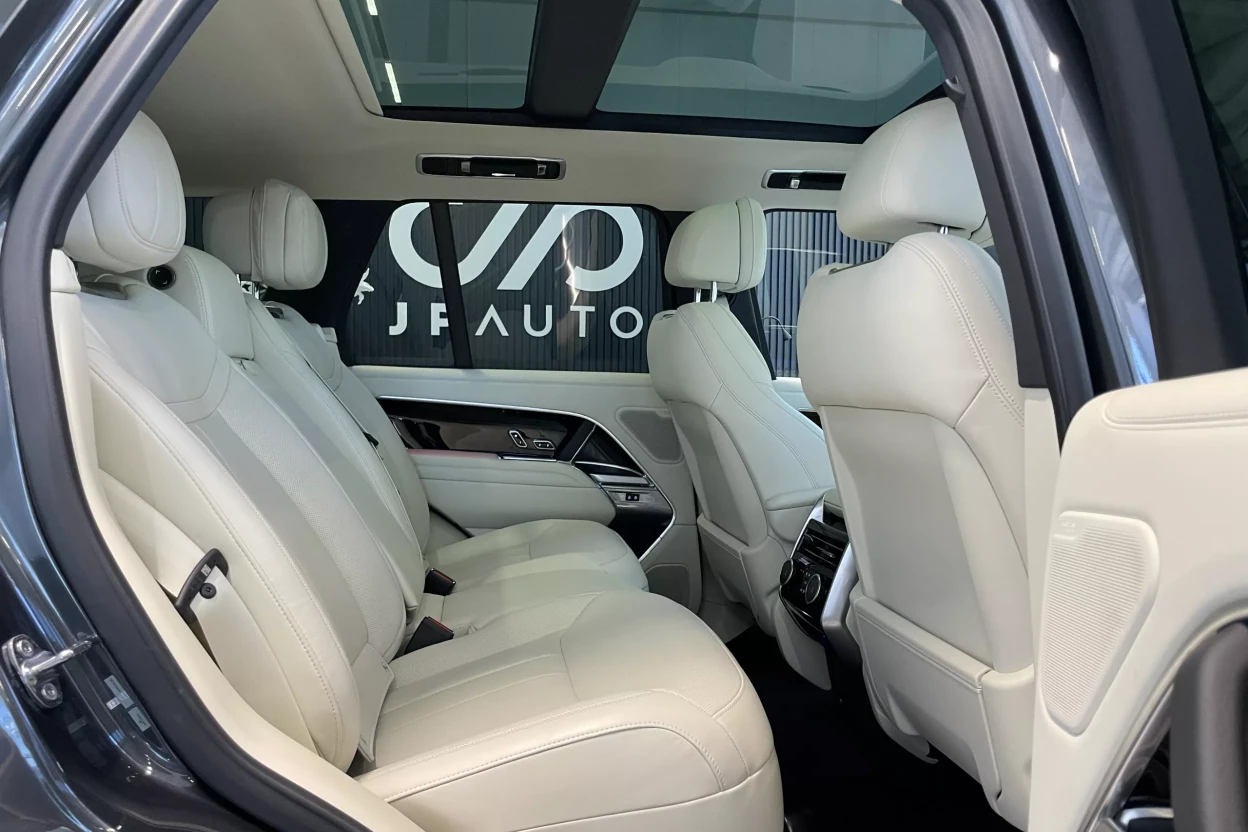 Range Rover HSE P550e SWB PHEV AWD obrázok č. 4