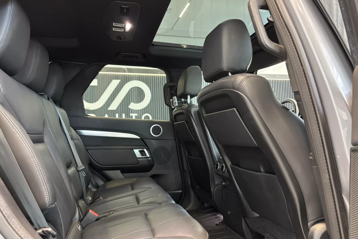 Land Rover Discovery 2.0 I4 P300 MHEV R-Dynamic SE AWD A/T obrázok č. 4