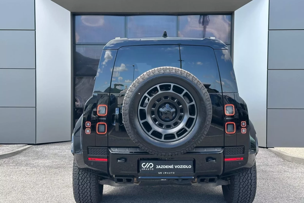 Defender 110 4.4 V8 P8S AWD 5DR SWB Octa Black Edition 635PS obrázok č. 5
