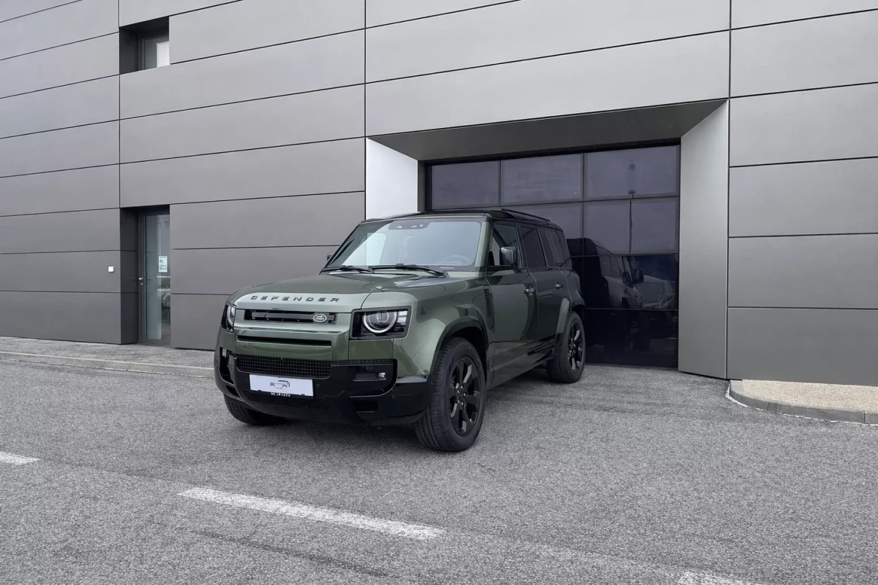 Defender 110 X-Dynamic SE D250 MHEV AWD obrázok č. 0