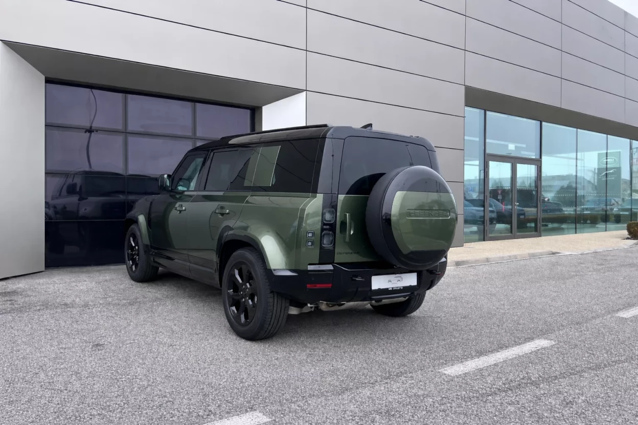Defender 110 X-Dynamic SE D250 MHEV AWD obrázok č. 3