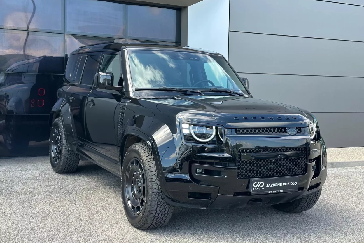 Defender 110 4.4 V8 P8S AWD 5DR SWB Octa Black Edition 635PS obrázok č. 1