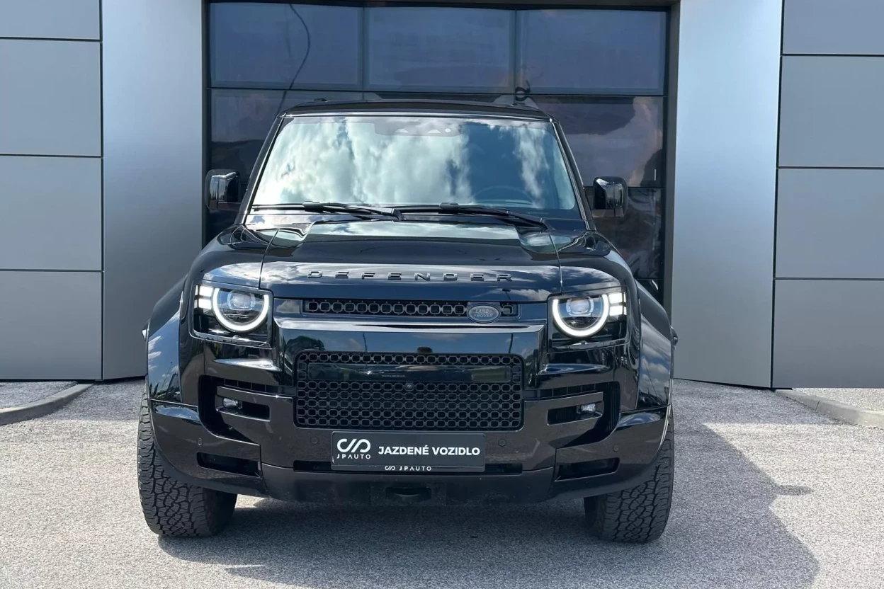 Defender 110 4.4 V8 P8S AWD 5DR SWB Octa Black Edition 635PS obrázok č. 4