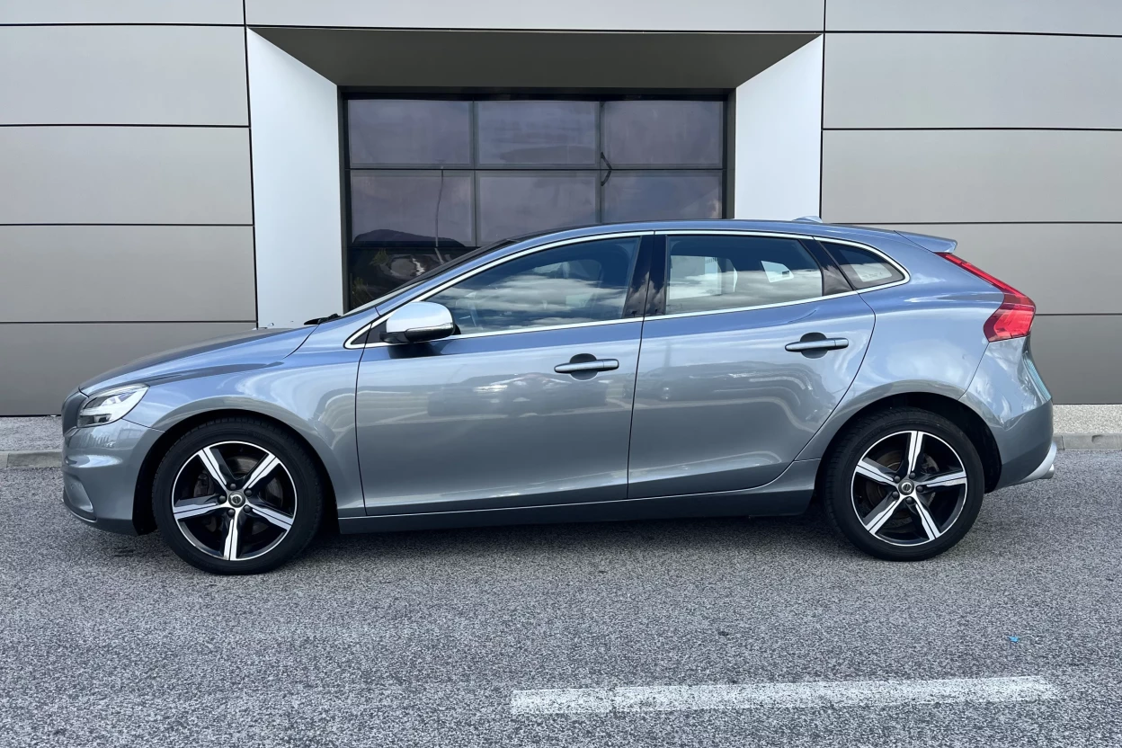 Volvo V40 D2 2.0L 120k R-Design Geartronic obrázok č. 6