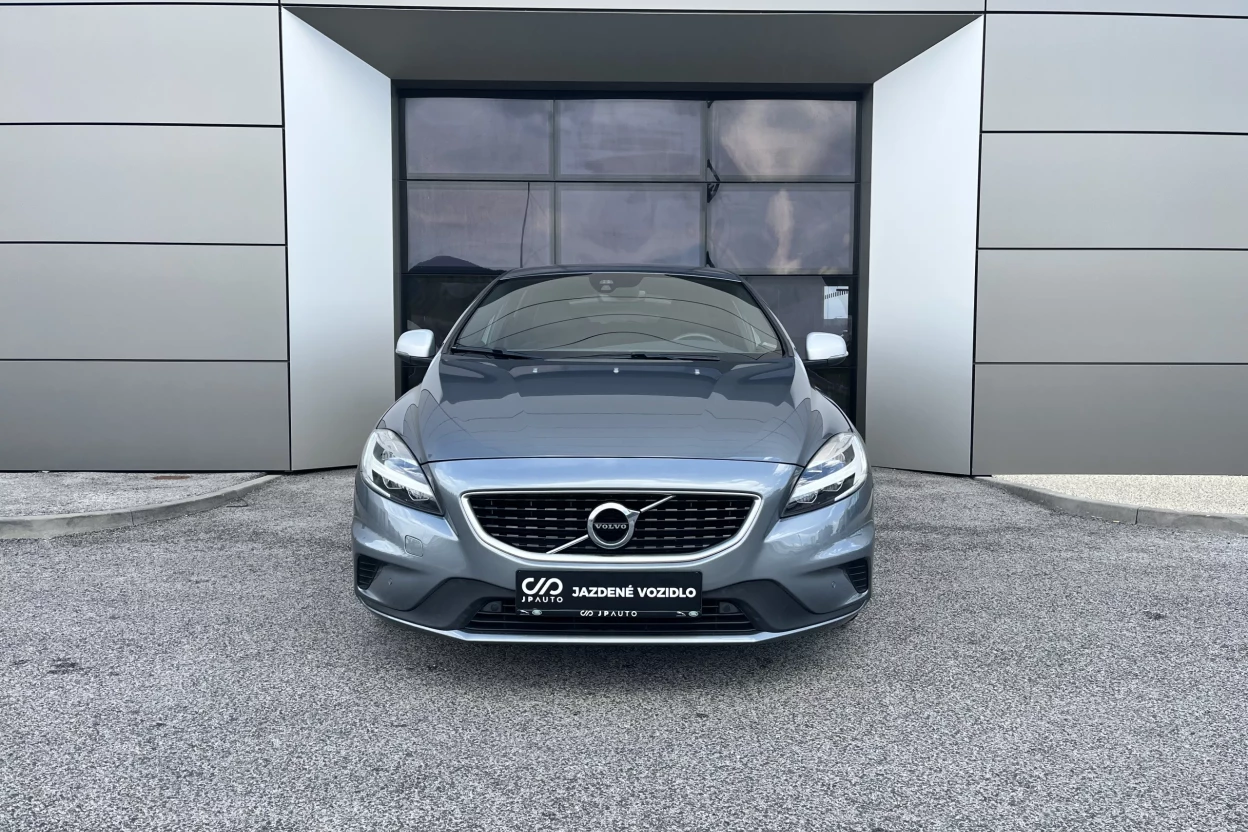 Volvo V40 D2 2.0L 120k R-Design Geartronic obrázok č. 1