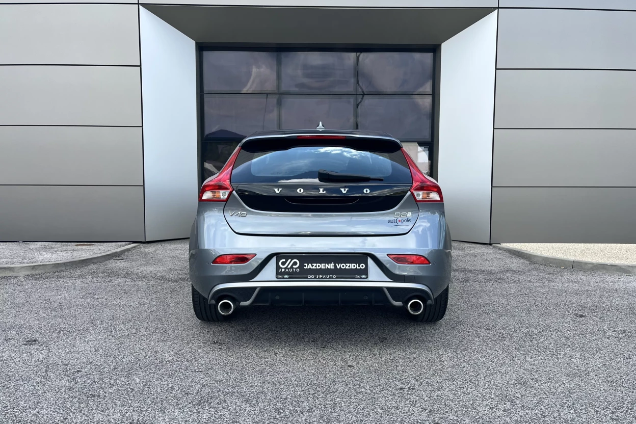 Volvo V40 D2 2.0L 120k R-Design Geartronic obrázok č. 4