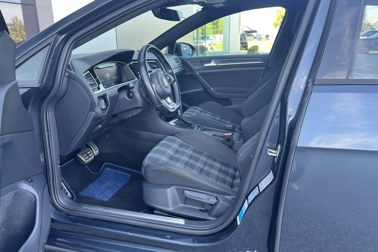 Volkswagen Golf GTE Automat obrázok č. 9